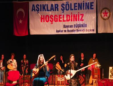 NURULLAH ÇAKıR - Kadın Aşıklar Çorum‘Da Buluştu