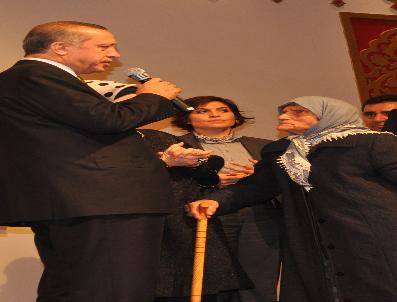 EMINE CEYLAN - 103 Yaşındaki Emine Nineden Başbakan'a “Dinle” telkini