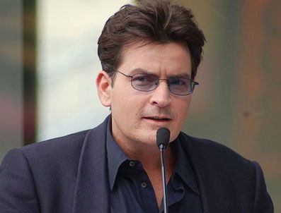 CHARLİE SHEEN - Charlie Sheen diziden kovuldu