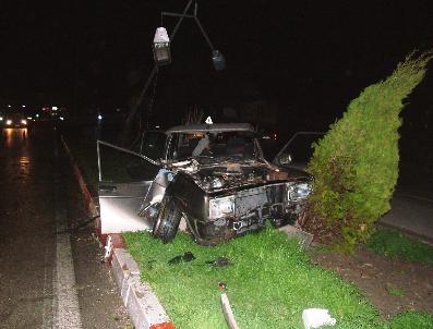 Hurdaya Dönen Araçtan Burnu Bile Kanamadan Kurtuldu (Özel)