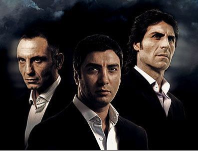 Asker Kurtlar Vadisi izlerken cephanelik soyuldu!