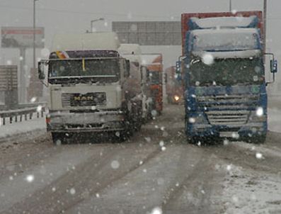 Kar kazası 1 ölü 6 yaralı