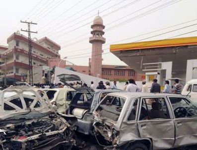 Pakistan'da İntihar Saldırısı: 34 Ölü