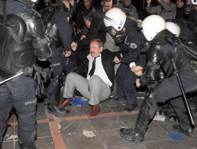 Mersin'deki 'Sivil itaatsizlik' eylemine polis müdahalesi