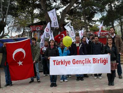 TÜRKIYE GENÇLIK BIRLIĞI - Bilecik‘te Bir Grup Öğrenci Ösym’Yi Protesto Etti
