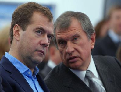 Medvedev İstedi Seçin, Rosneft’İn Başkanlığından Ayrıldı