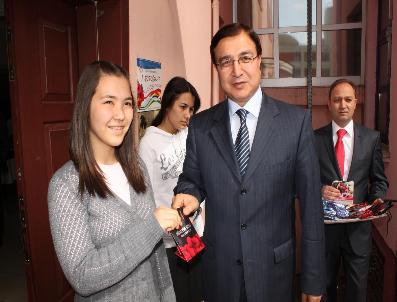 YAKUP ÇELIK - İlk Ve Orta Öğretimler Arası Fotoğraf Yarışmasında Öğrenciler Ödüllendirildi