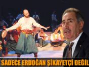 O tiyatrocuyu makamına çağırıp uyardı