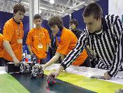 Moskova‘da Maharetli Robotlar Kıyasıya Yarıştı