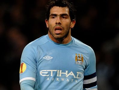 CARLOS TEVEZ - Carlos Tevez Manchester derbisinde forma giyemeyecek