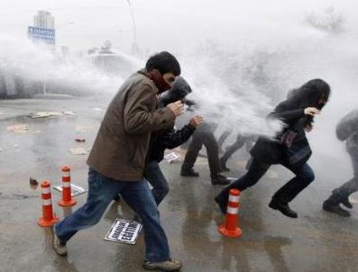 NADI TÜRKASLAN - Protestoya katılan 117 öğrenciye dava