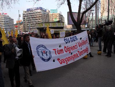 ZÜBEYDE KıLıÇ - Eğitim-Sen Şifreleme İddialarını Protesto İçin Milli Eğitim Bakanlığı‘na Yürüdü