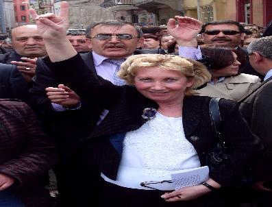 İBRAHIM KÜRŞAT TUNA - Türkiye‘nin İlk Kadın Başbakanlık Müsteşarı Mhp‘den Milletvekili Adayı Oldu