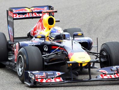JAIME ALGUERSUARI - Çin Grand Prix'inde pole pozisyonu Vettel'in