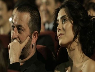 MAROON 5 - Cem Yılmaz ile Cansu Dere yeniden birlikte!