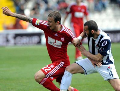 SIVAS 4 EYLÜL STADı - Sivas 90'da beraberliği kurtardı