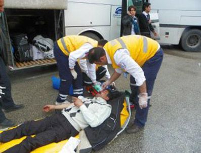 SÜLEYMAN ÇAKıR - Ankara Yolunda 2 Otobüs, 1 Mazot Tankeri Çarpıştı: 4'Ü Ağır, 20 Yaralı