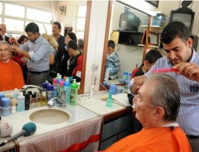 KOVANLıK - Baykal, Berber Koltuğunda Siyaset Yaptı