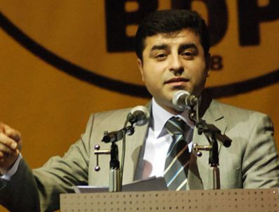 ERTUĞRUL KÜRKÇÜ - Eski Bdp Genel Başkanı Demirtaş'tan Vetoya Tepki