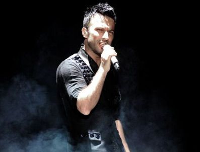 TRACY CHAPMAN - Tarkan adını Paris'in kalbine yazdı