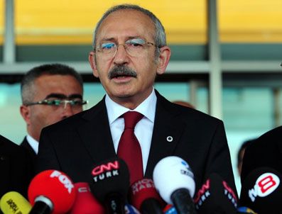 BEDRİ BAYKAM - Kılıçdaroğlu, Bedri Baykam'ı ziyaret etti