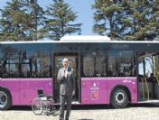 İstanbul'a Erguvan Rengi Otobüsler