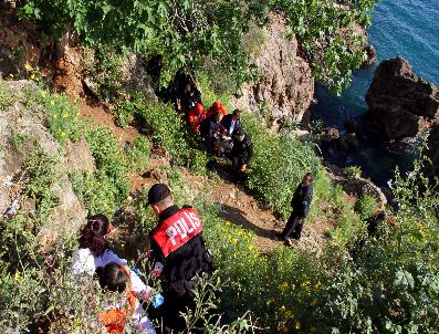 Tuvaletini Yaparken 15 Metrelik Falezlerden Düştü