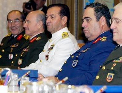 İBRAHIM FıRTıNA - 3 emekli paşa hakkında yetersizlik kararı