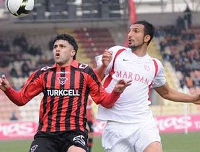 CELAL DOĞAN TESISLERI - Gaziantepspor Antalyaspor maçı heyecanı (Lig Tv canlı maç izle)