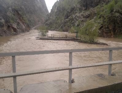 BOĞAZKÖY - Şemdinli‘de Taşkın