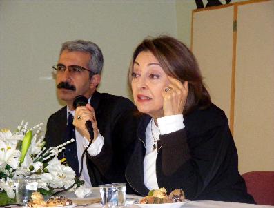 İPEK ONGUN - Ünlü Yazar İpek Ongun Alaplı’Da Okurlarıyla Buluştu