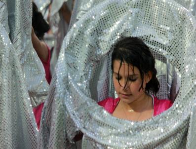 23 Nisan Törenlerinde Öğrenciler Bir Saat Yağmur Altında Bekletildi