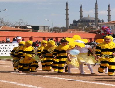 Çocuk Bayramının Çalışan Çocukları