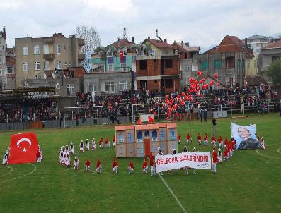 NECATI ÇETINKAYA - İlk Tbmm Binasının Maketi Ayakta Alkışlandı