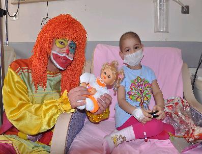 TUANA - Lösev‘den Çocuklara 23 Nisan Hediyesi