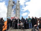 Sanatçılar İnsanlık Anıtı'na koruma oldular