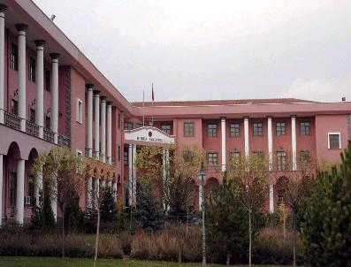 SÜLEYMAN OKUDAN - Sü Hukuk Fakültesi Başarınısı Perçinledi