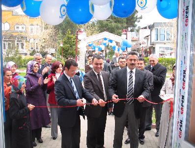 BARıŞ GÖÇMEZ - Çilimli’De, Gönüllü Ev Hanımları Kermes Düzenlediler