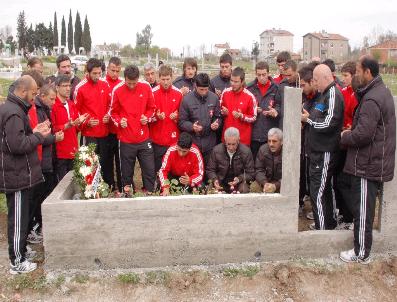 YAŞAR GÜNGÖR - Denizli Belediyespor‘dan Ağlatan Ziyaret