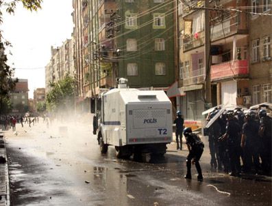 VEDAT AYDıN - Batman, Şırnak, Diyarbakır'da Sokaklar Karıştı
