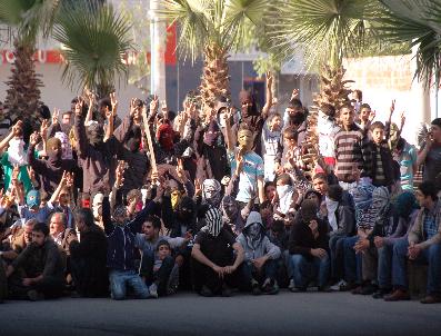 CIHAN YıLMAZ - Mersin‘de Çadır Gerginliği