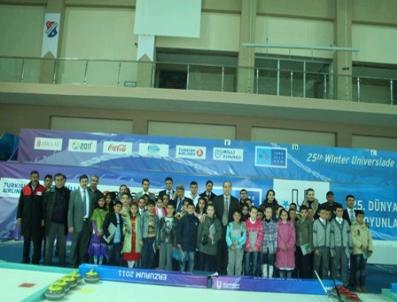 GÜRKAN POLAT - Pasinlerli Başarılı Öğrencilere Kaymakam Polat‘tan Jest