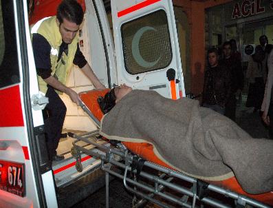 Seyir Halindeki Araçtan Atılan Kadın Yaralandı