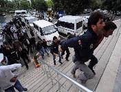 Mersin‘de İzinsiz Gösterilerde Gözaltına Alınan 15 Kişiden 8‘İ Adliyeye Sevk Edildi