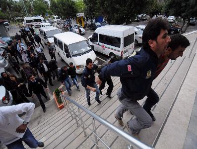Mersin‘de İzinsiz Gösterilerde Gözaltına Alınan 15 Kişiden 8‘İ Adliyeye Sevk Edildi
