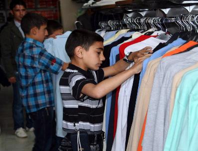 RAUF ORBAY - Sevgi Mağazaları Iraklı Çocuklara Yaradı