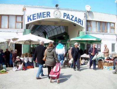 FIKRET AKOVA - Burhaniye De Perşembe Günleri De Sebze Pazarı Kurulacak