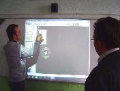 Hisarcık‘ta Hayırseverlerden 5 Okula Akıllı Tahta