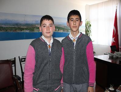 AHMET ÜMIT - Kaymakam Ümit, Başarılı Öğrencileri Ödüllendirdi