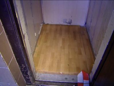 4 Kişilik Asansöre 9 Kişi Binince Facianın Eşiğinden Dönüldü